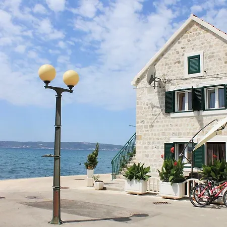 Old Fisherman House